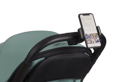 Универсальный держатель Easywalker для смартфона — как выглядит в жизни